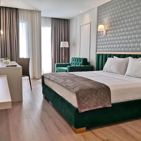 דורס Iliad Hotel מראה חיצוני תמונה