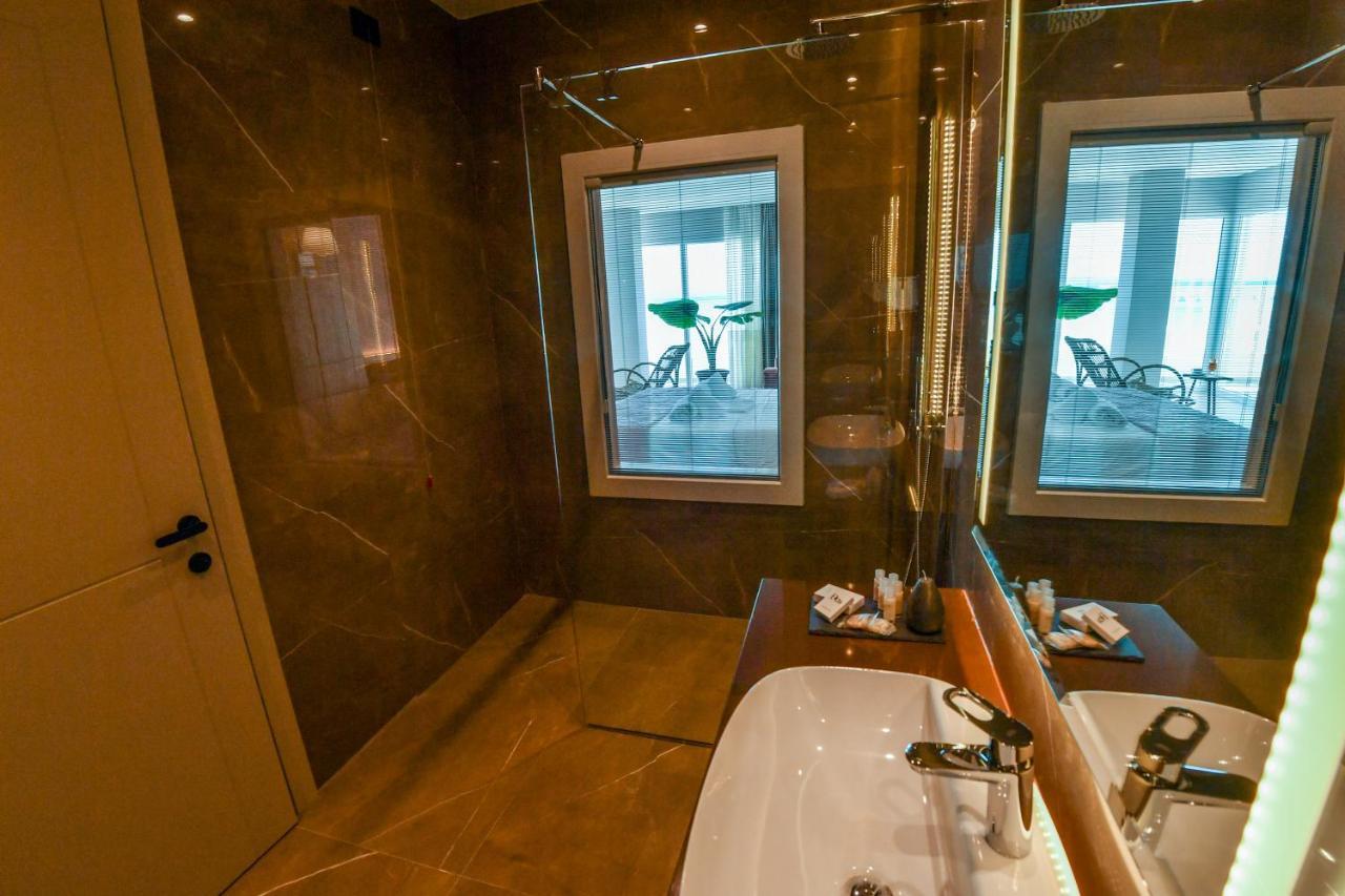 דורס Iliad Hotel מראה חיצוני תמונה