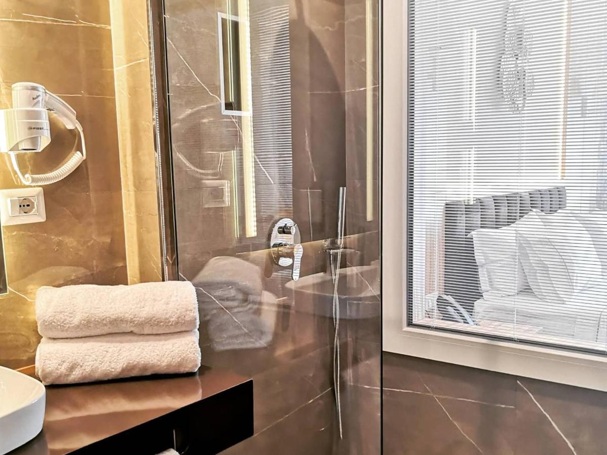 דורס Iliad Hotel מראה חיצוני תמונה