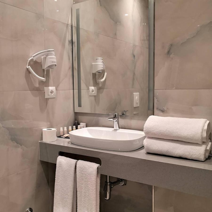 דורס Iliad Hotel מראה חיצוני תמונה